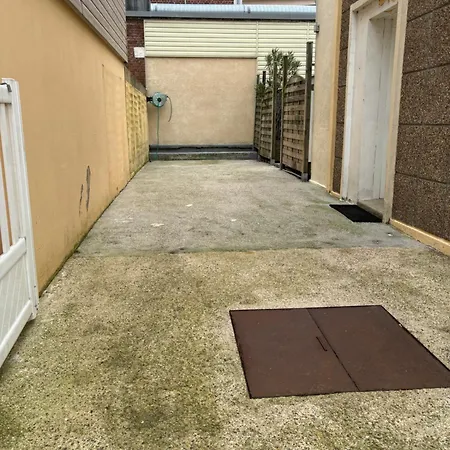 Rez-de-chaussée De Plain-pied Avec Parking Privé Au Centre Dieppe