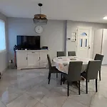 Rez-de-chaussee De Plain-pied Avec Parking Prive Au Centre Apartment