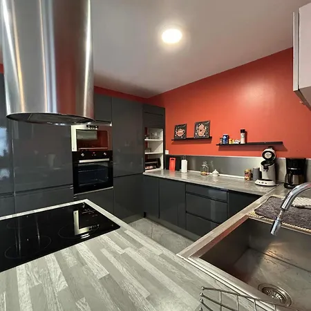 Lägenhet Rez-de-chaussee De Plain-pied Avec Parking Prive Au Centre *