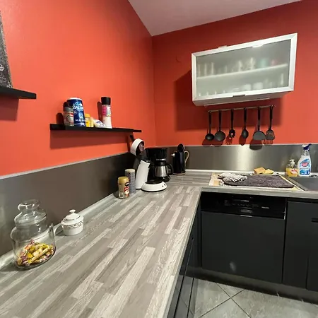 Rez-de-chaussee De Plain-pied Avec Parking Prive Au Centre Lägenhet *