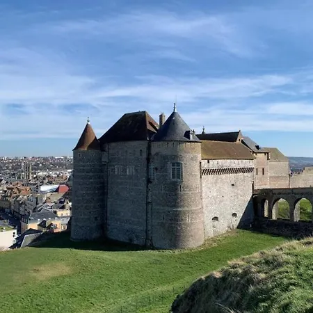 Rez-de-chaussee De Plain-pied Avec Parking Prive Au Centre Dieppe